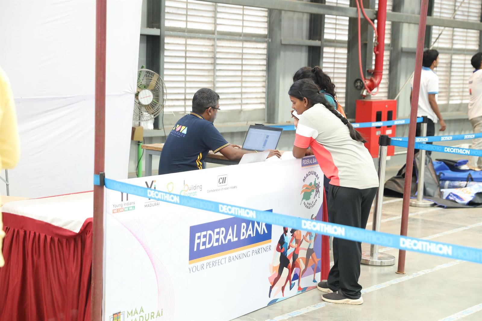 Running event participants at start line